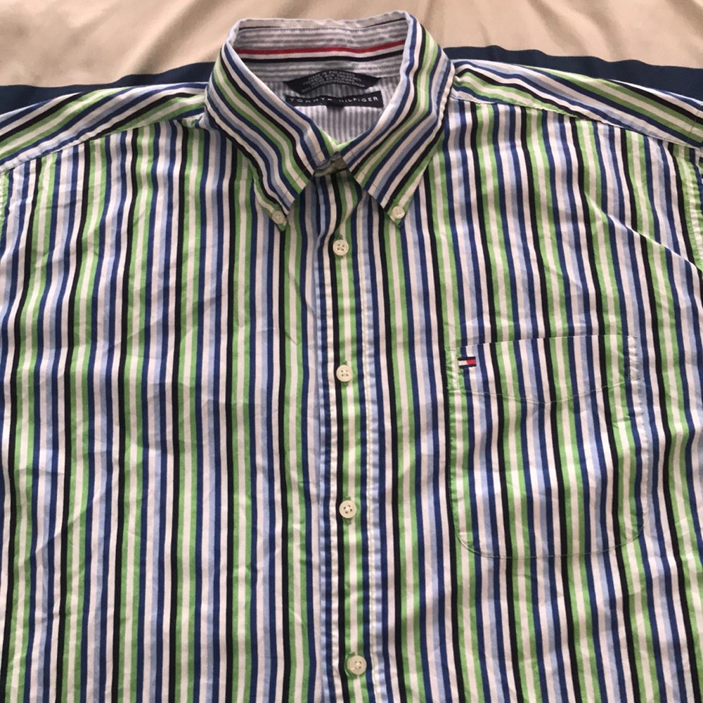 Short sleeve button up